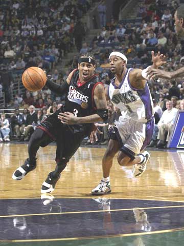 球星生日夜梅开二度，收获双喜（生日之夜两度破门，双喜临门）