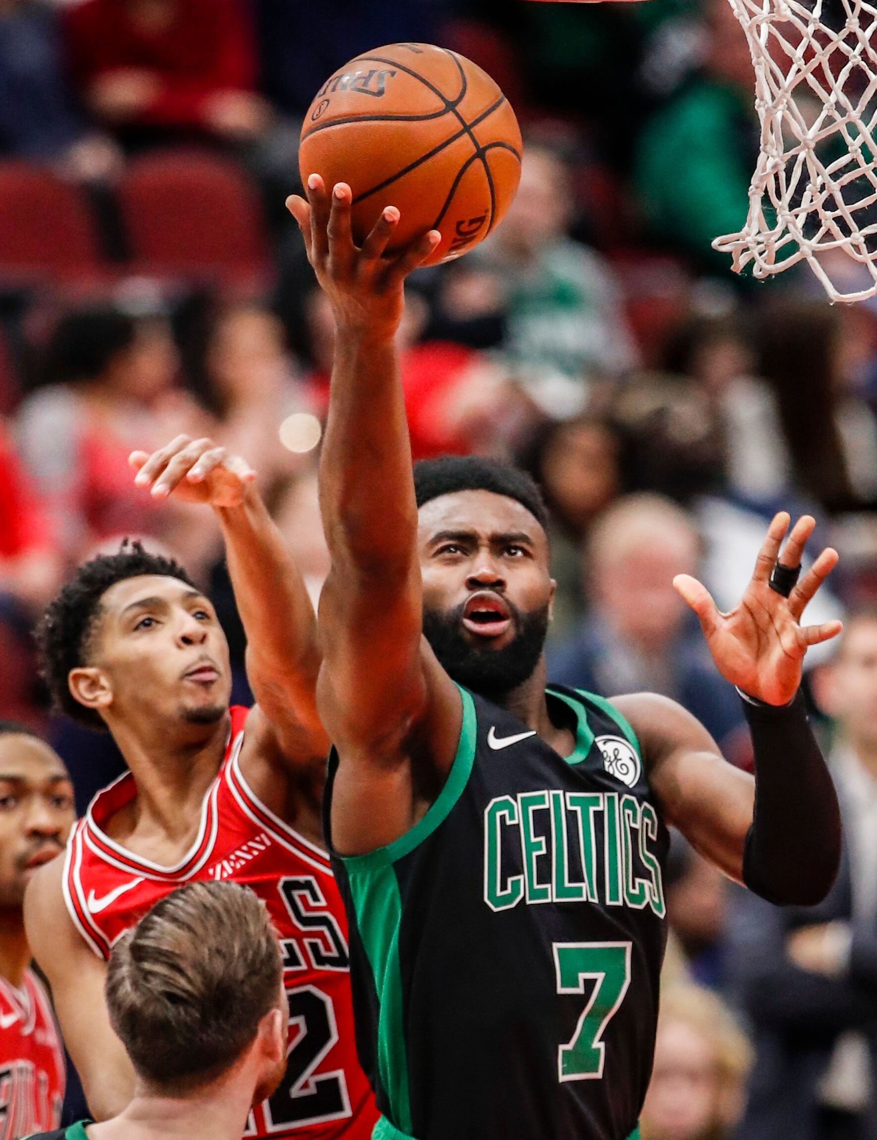 中国球员留洋要分几步走？看看日本足球的“参考答案”（中国球员留洋路线图：日本足球的可借鉴方案）