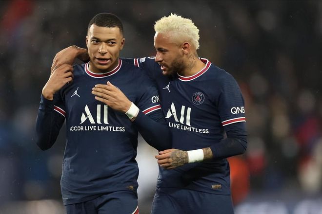 波兰主帅：要帮扎莱夫斯基找回状态；我觉得莱万还没决定未来（波兰主帅：将助扎莱夫斯基重拾状态，莱万未来尚未敲定）