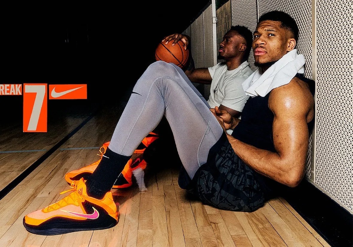 詹姆斯末节连得10分+致命抢断，湖人112-108险胜76人，40岁传奇再创历史纪录（40岁詹姆斯末节连拿10分+关键抢断，助湖人112-108险胜76人，再刷历史纪录）