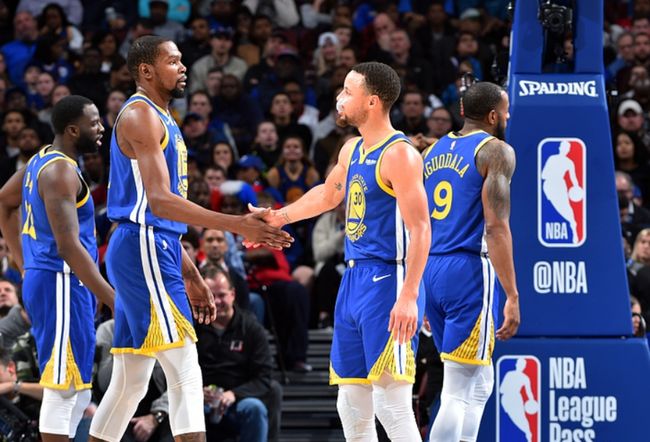 德甲最快10次帽子戏法排名：凯恩76场居首，盖德-穆勒161场（德甲10次帽子戏法达成速度榜：凯恩76场领跑，盖德-穆勒161场紧随其后）