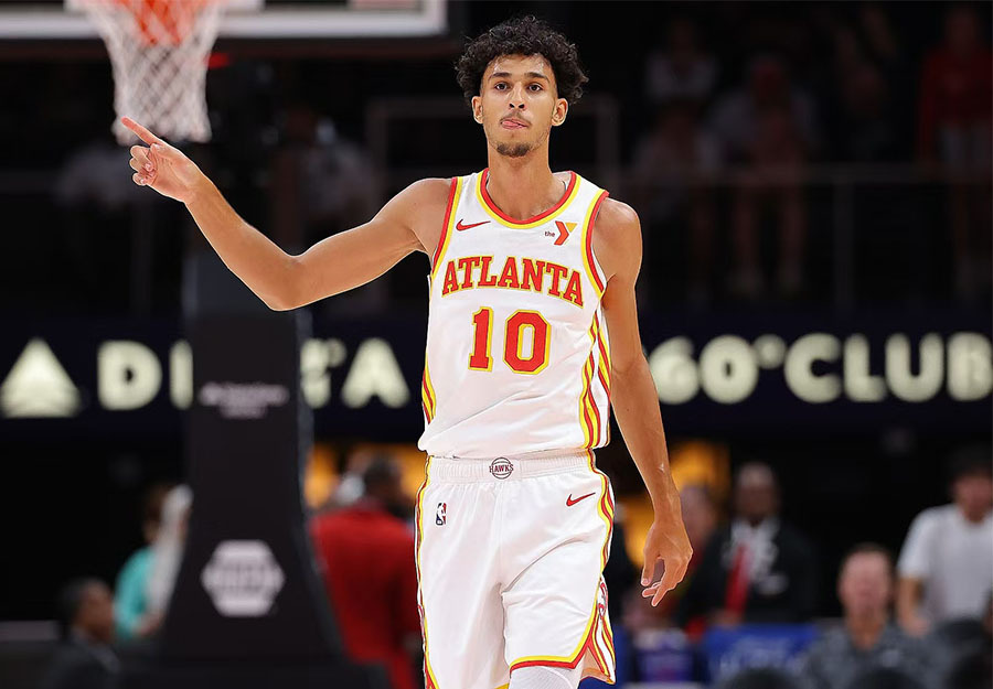 剑指三分，阿森纳晒欧冠赛前海报：萨卡单人出镜（志在三分！阿森纳发布欧冠赛前海报，萨卡独自亮相）