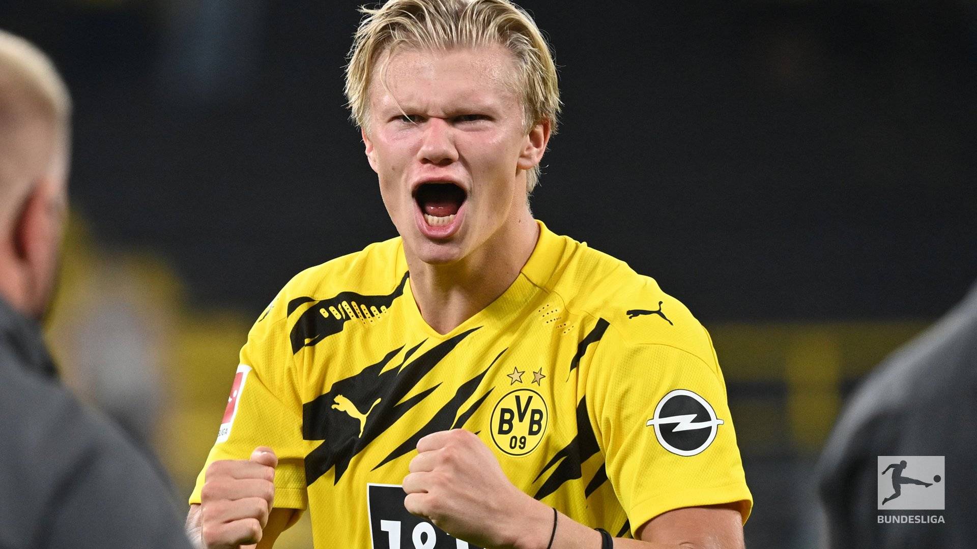 为何亲斯内德？穆帅：斯内德给了我三冠王，那是最棒的一年（穆帅回应亲斯内德：他助我成就三冠，那是我最好的一个赛季）